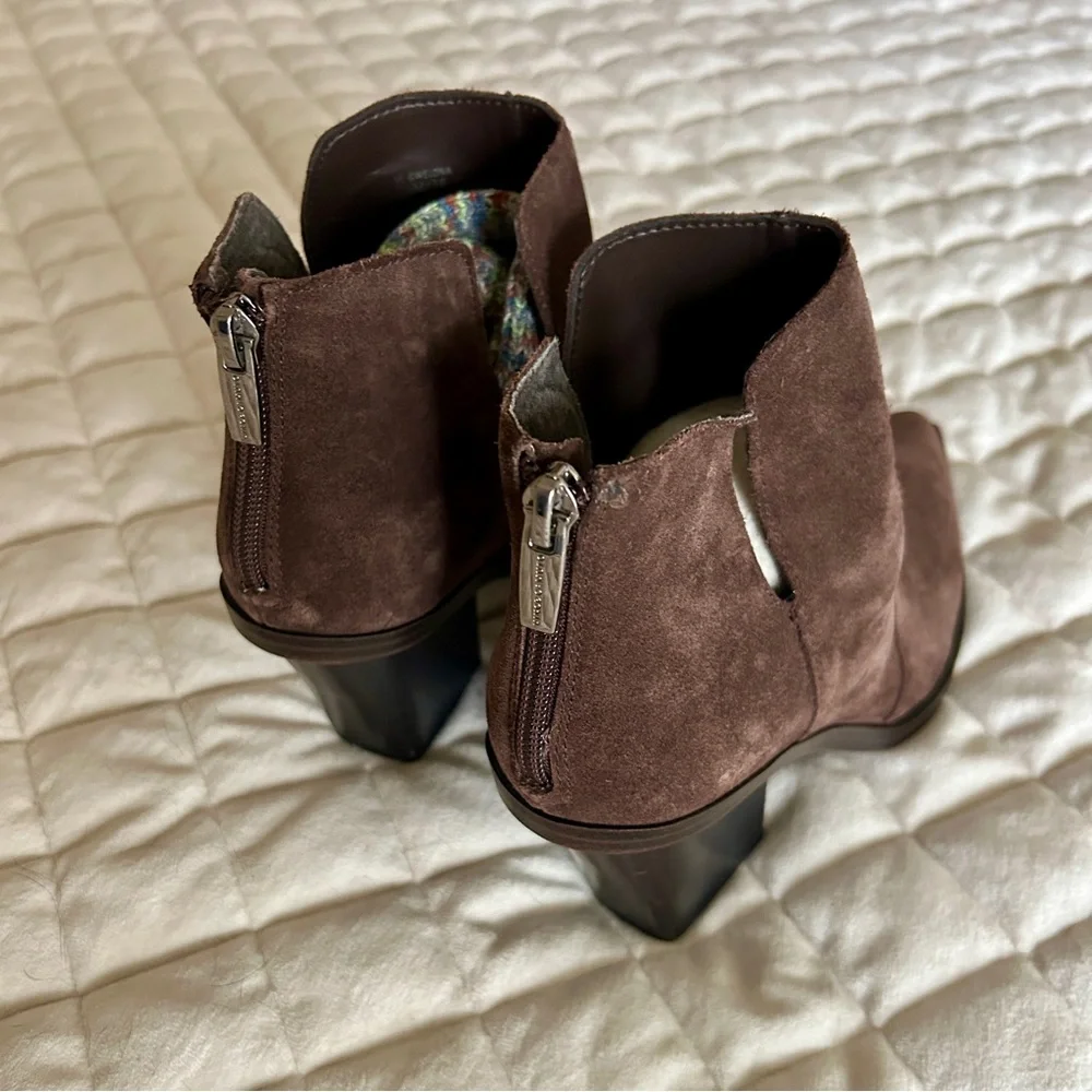 Vince Camuto Gwelona Dark Brown Booties - Picture 6 of 9